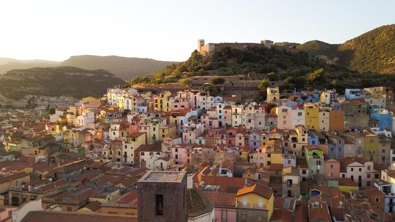 보사 Sa Domo E Giuanne E Giuanna B&B 외부 사진